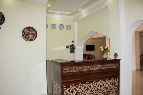 Узбекистан Booking.com
