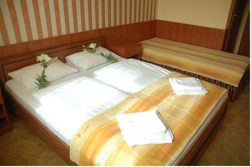 Венгрия Booking.com