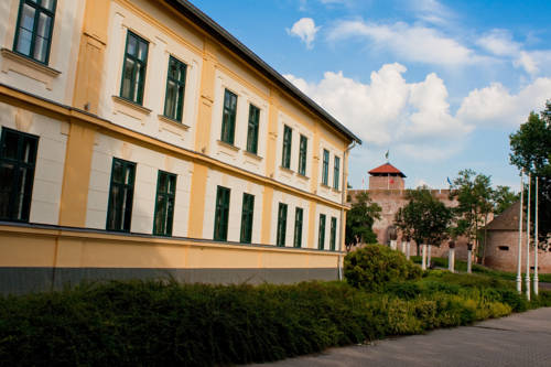 Венгрия Booking.com