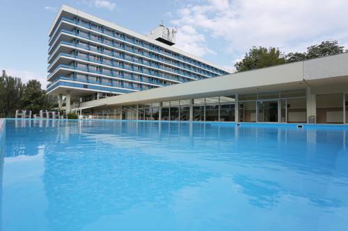 Венгрия Booking.com