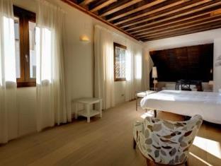 Granada Spain Booking Code
